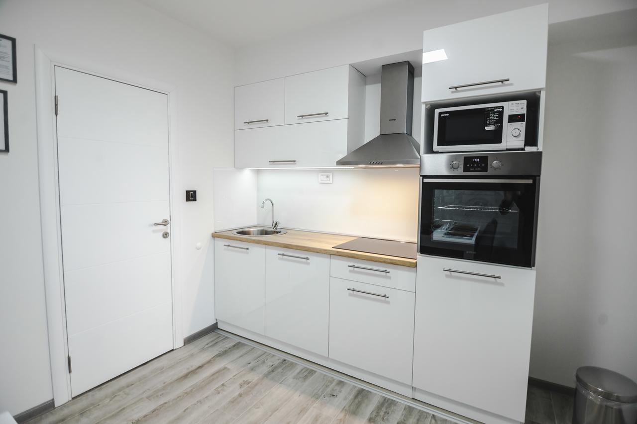 Kristal Apartmani Arandjelovac Luaran gambar