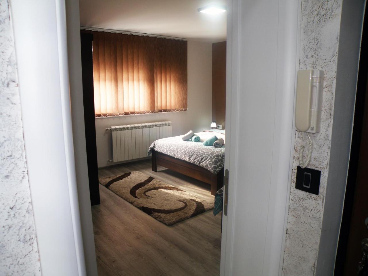 Kristal Apartmani Arandjelovac Luaran gambar