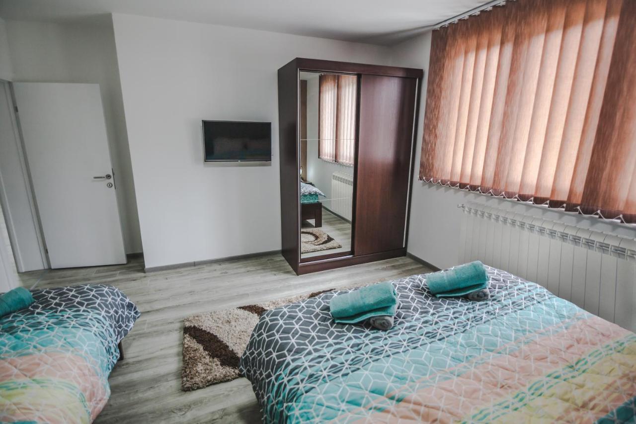 Kristal Apartmani Arandjelovac Luaran gambar