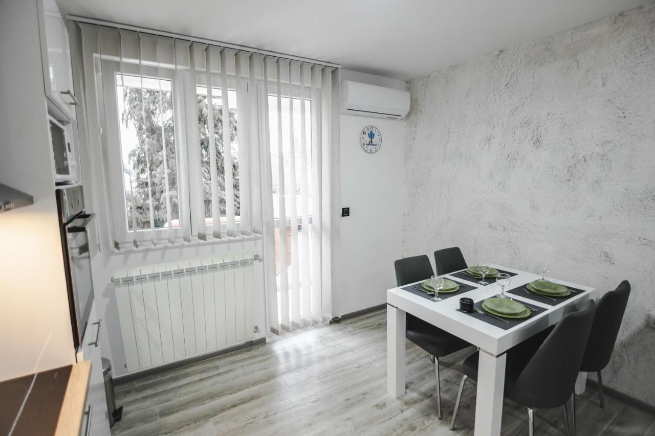 Kristal Apartmani Arandjelovac Luaran gambar
