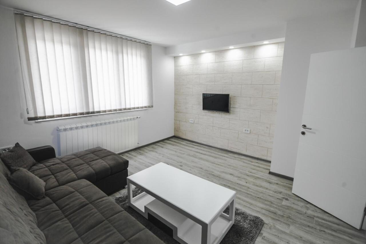 Kristal Apartmani Arandjelovac Luaran gambar
