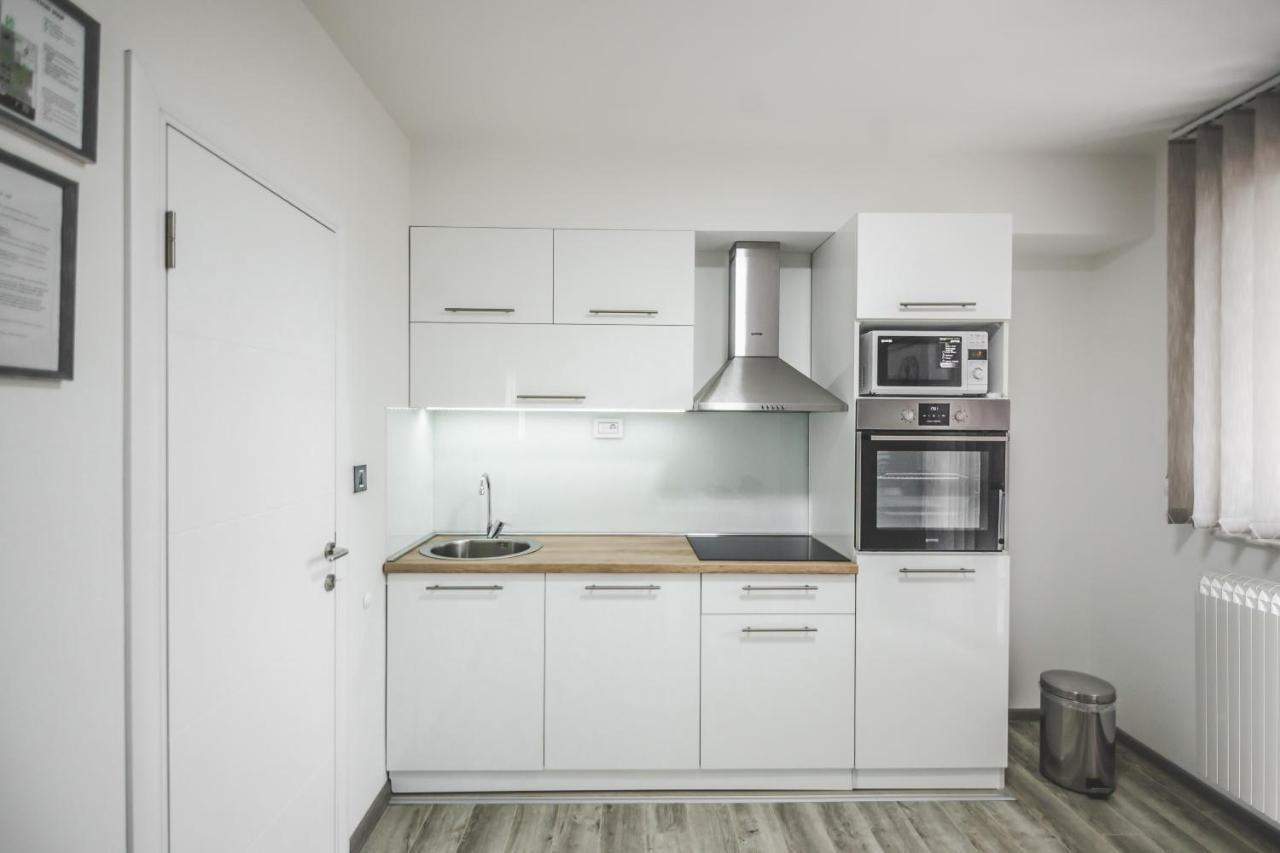 Kristal Apartmani Arandjelovac Luaran gambar